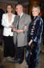 Kate, Judi Dench y el verdadero John Bailey en el estreno de IRIS en Londres (enero 13, 2002)